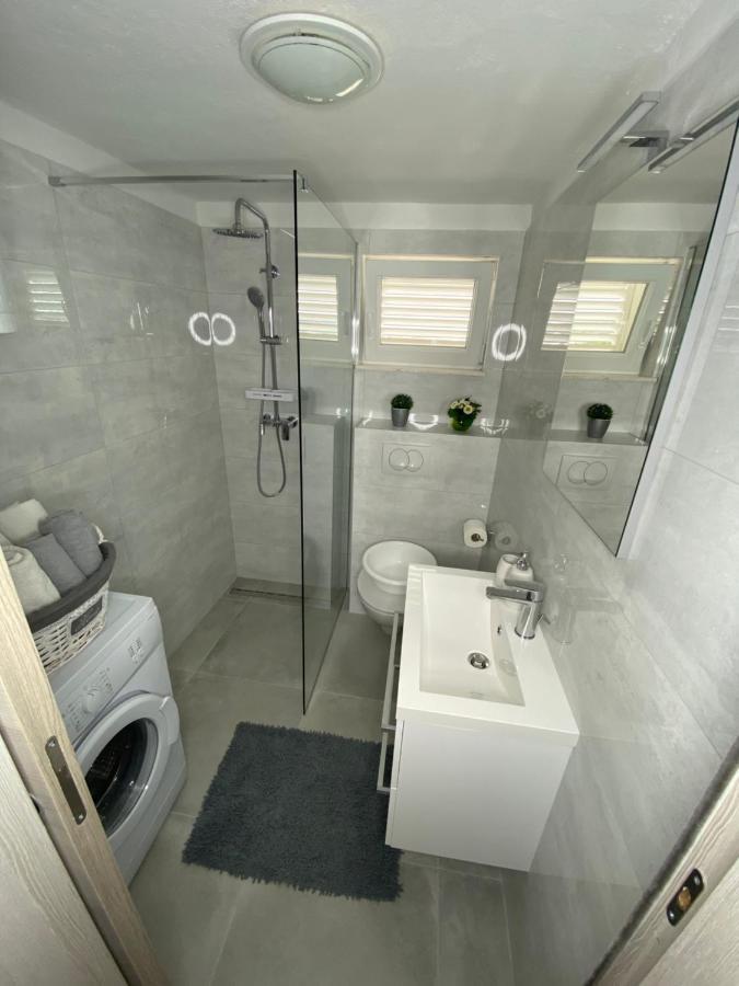 Apartment Carmen Trogir Exteriör bild