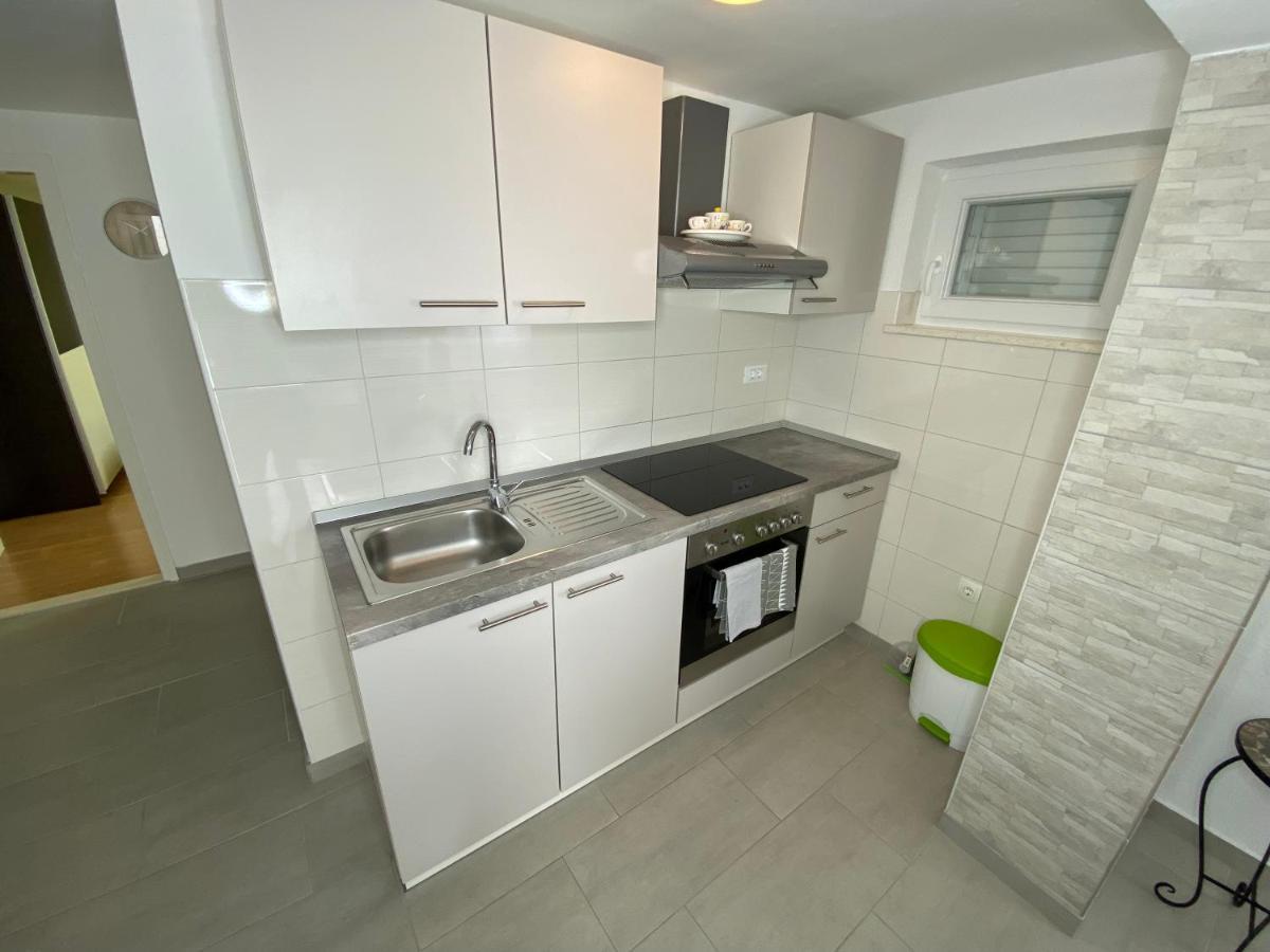 Apartment Carmen Trogir Exteriör bild
