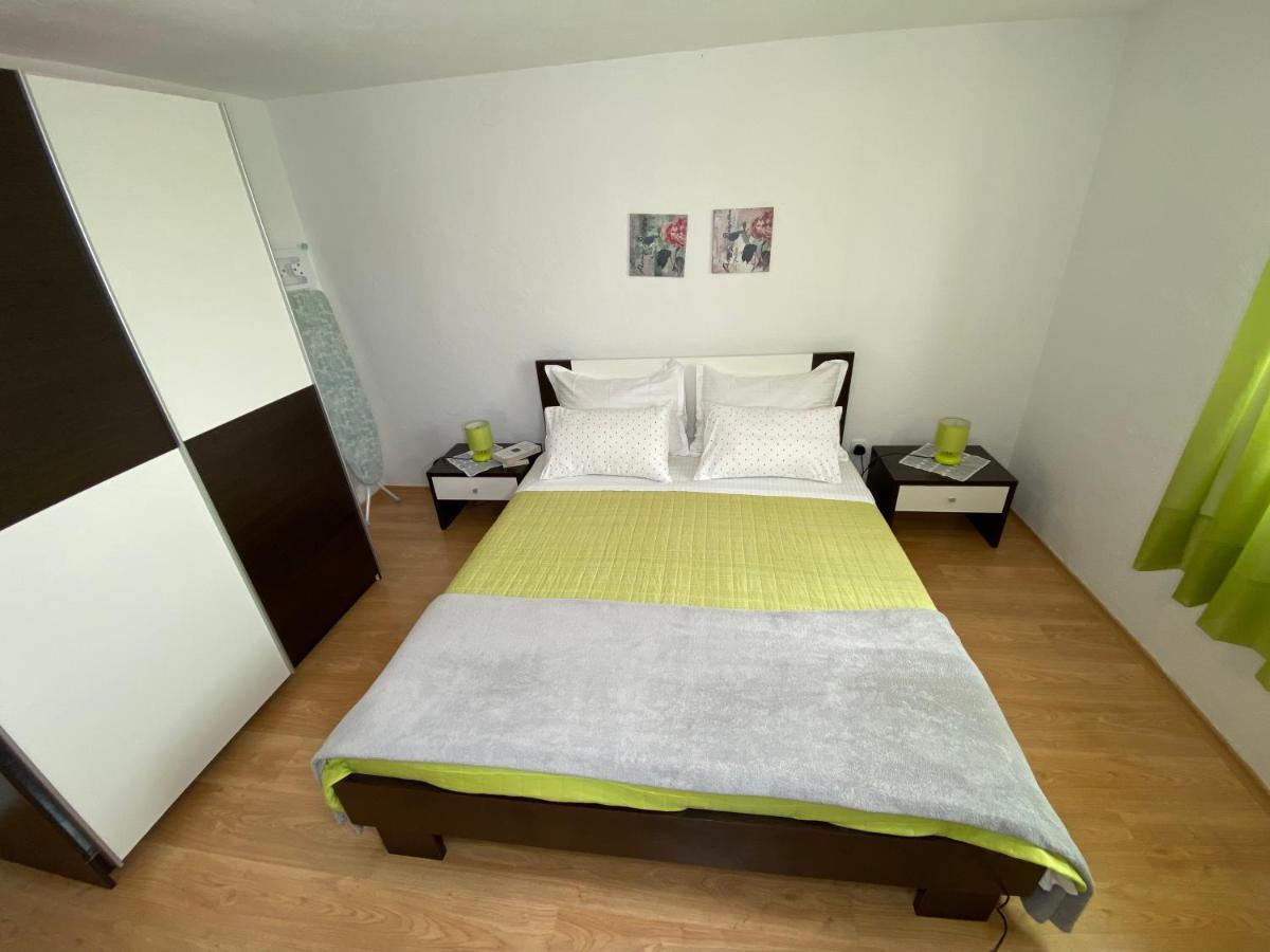 Apartment Carmen Trogir Exteriör bild