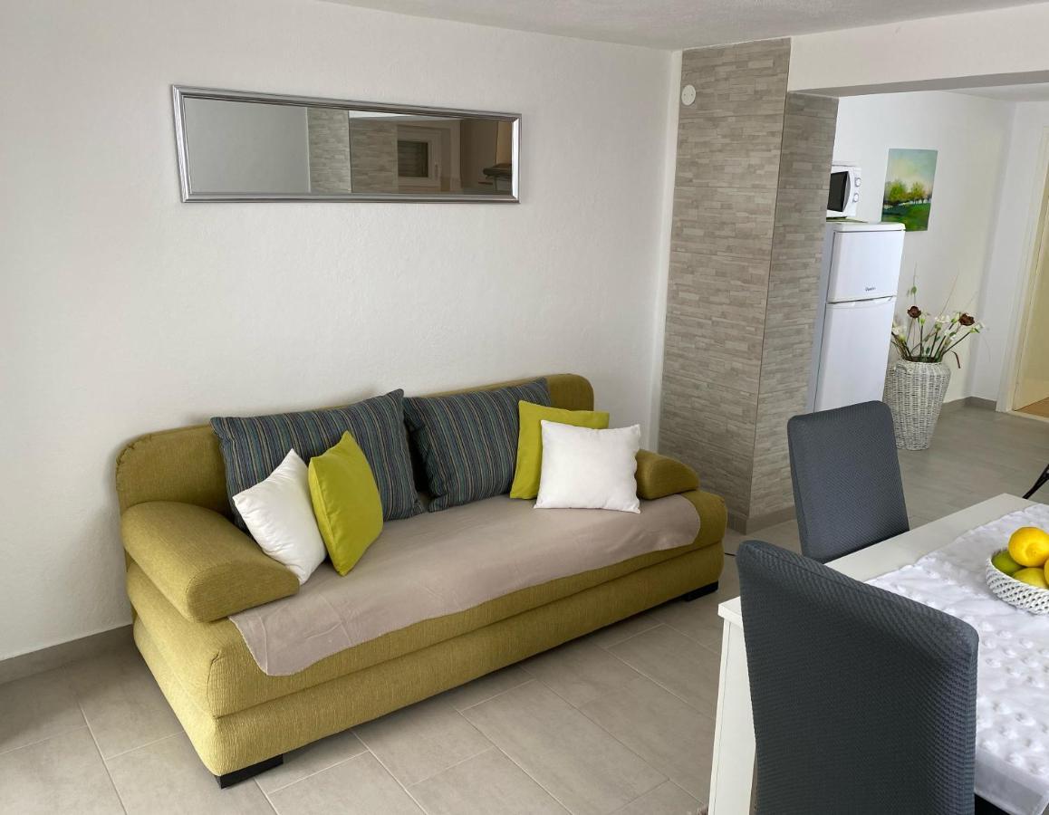 Apartment Carmen Trogir Exteriör bild