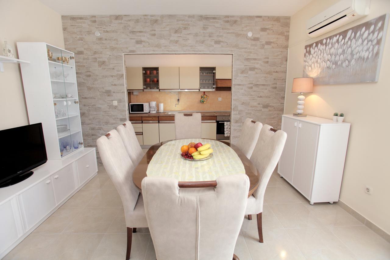 Apartment Carmen Trogir Exteriör bild