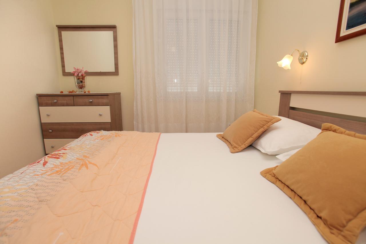 Apartment Carmen Trogir Exteriör bild