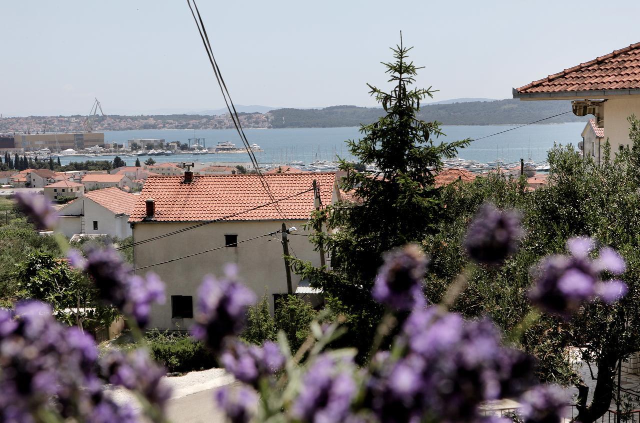 Apartment Carmen Trogir Exteriör bild