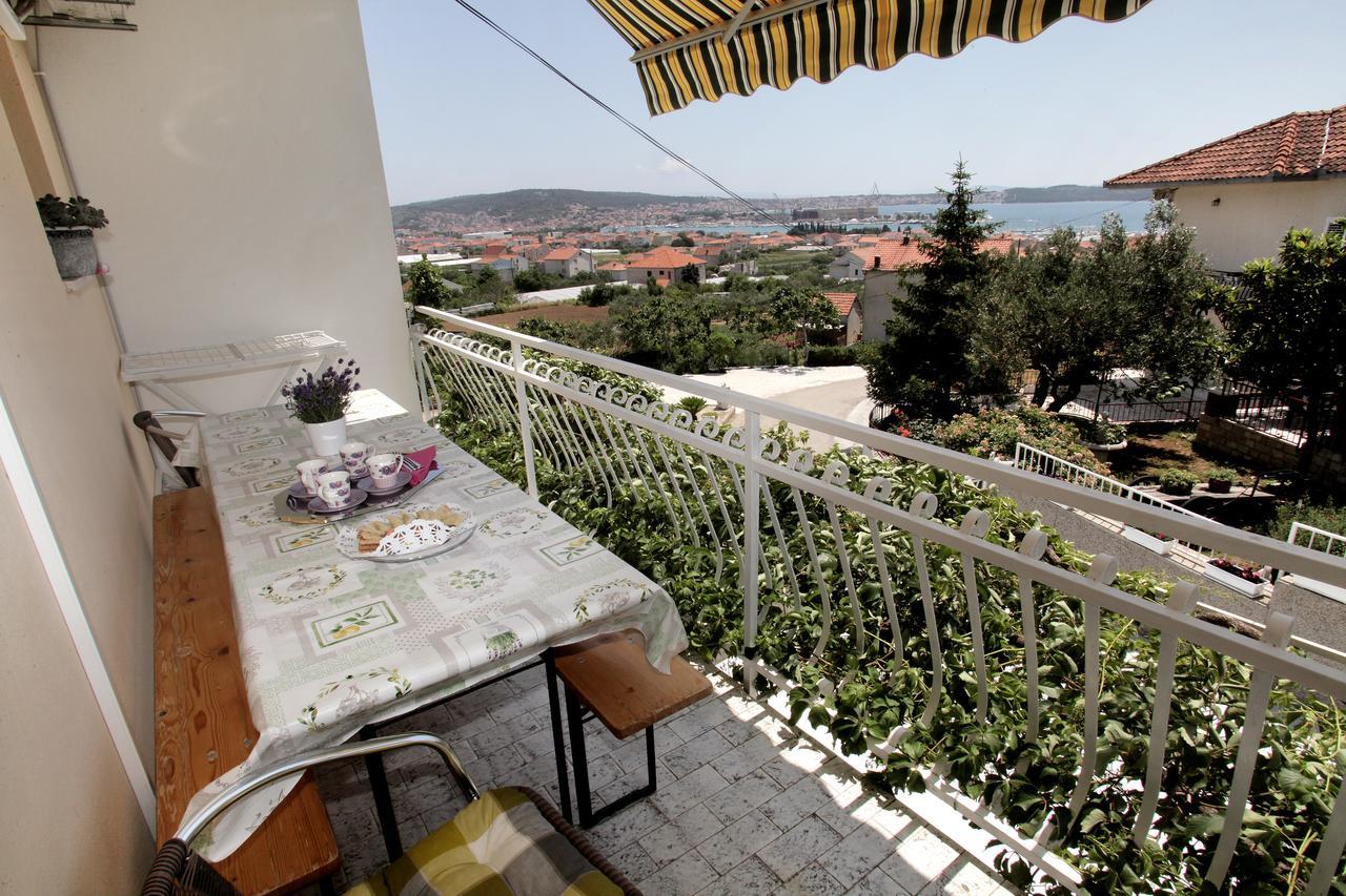 Apartment Carmen Trogir Exteriör bild